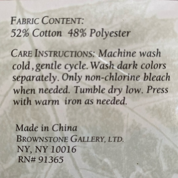 AUTUMN BERRIES IVORY WHITE DAMASK TABLECLOTH AND CHAIR COVER SET - Picture 10 of 10